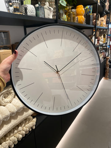 ****Klok Gerbert Aluminium Zwart (6617)